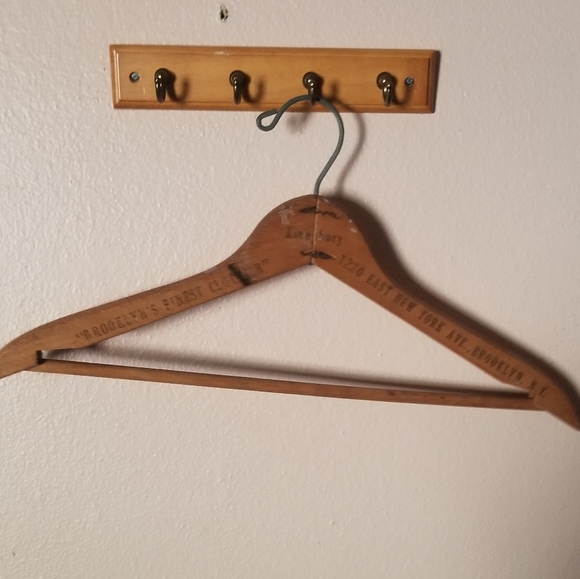 VINTAGE WOODEN Brooklyn Clothes Hanger - Picture 1 of 9